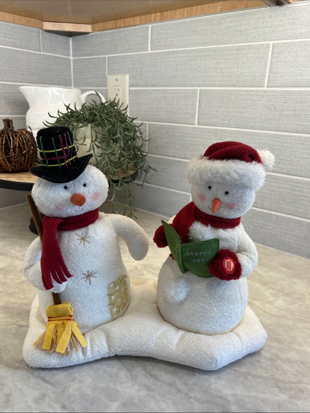 Hallmark Festive Singing Mr and Mrs Snowman Holiday Figurine - White and Red
